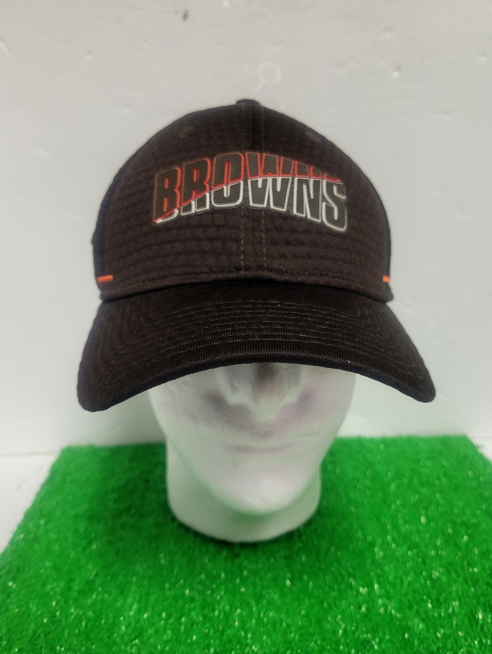 Cleveland Browns Hat Stretch Fitted New Era 39Thirty M/L Football Hat Spellout